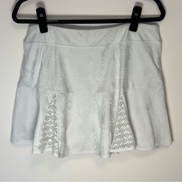Lilly Pulitzer Elegant White Lace Sport Skort Size L - Picture 2 of 6